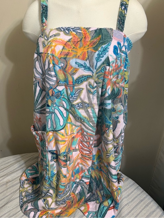 Vera Bradley Other - VERA BRADLEY RAIN FOREST CANOPY TOWEL WRAP IN L/XL